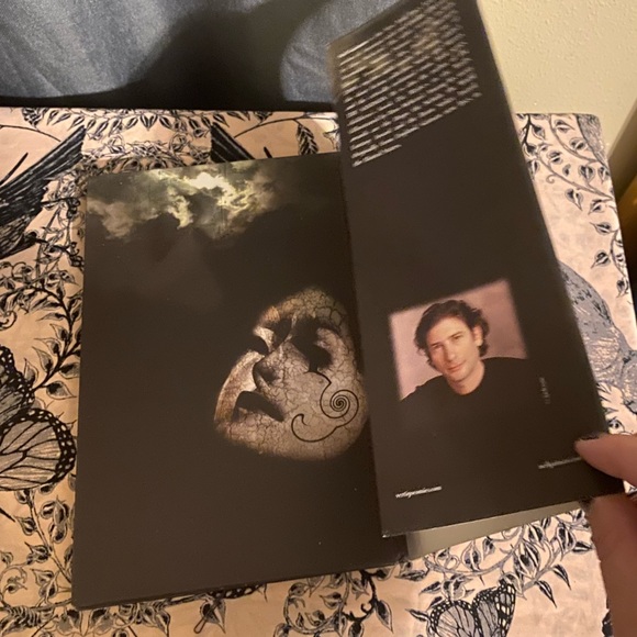 Sandman; Endless Nights by Neil Gaiman - Picture 2 of 9